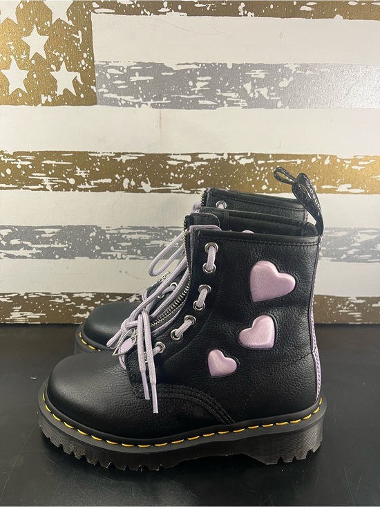 Shoes - Dr. Martens 1460 Zip Heart